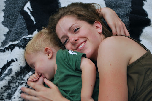 Kelly Dulong Photo 5
