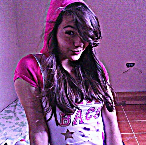 Ruth Flores Photo 18