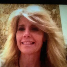 Michelle Merrill Photo 10