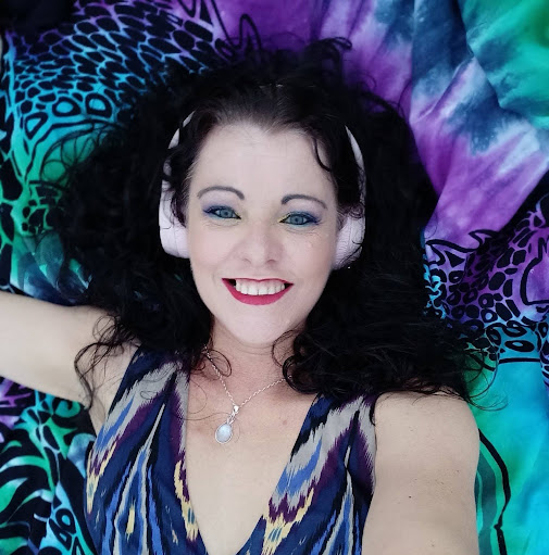 Samantha Poole Photo 26