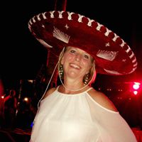 Robyn Roth Photo 14