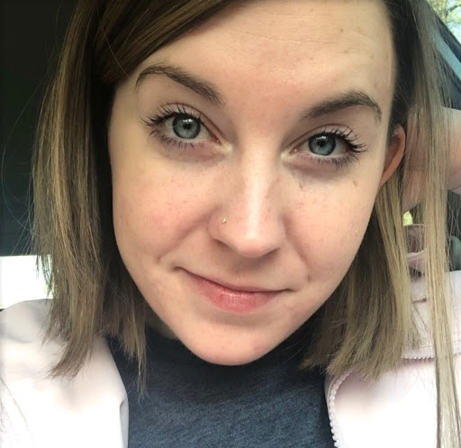 Amanda Esposito Photo 28
