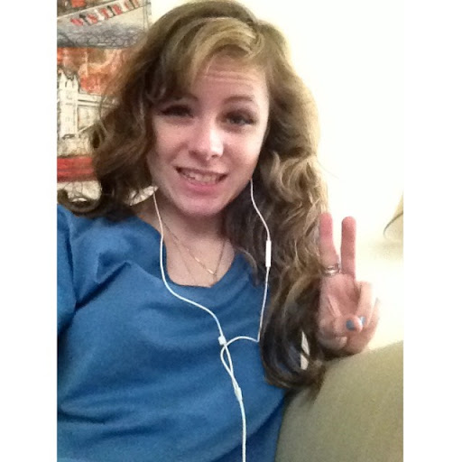 Sara Edwards Photo 7