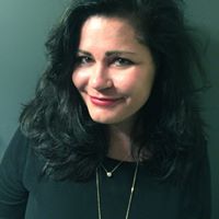 Holly Walsh Photo 16