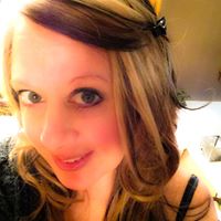 Nicole Hilliard Photo 14