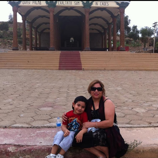 Silvia Flores Photo 17