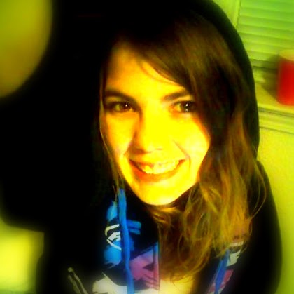 Chelsea Burns Photo 15