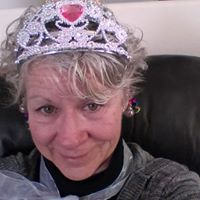 Robyn Hall Photo 13