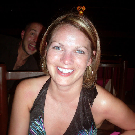 Laura Farrar Photo 20