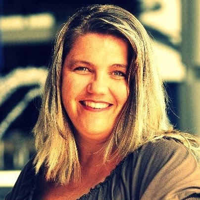 Jennifer Adams Photo 37
