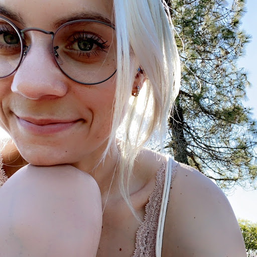 Julia Dunlap Photo 28