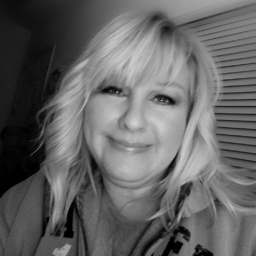 Julie Travis Photo 17