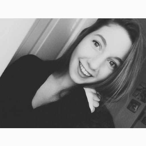 Sarah Cormier Photo 8