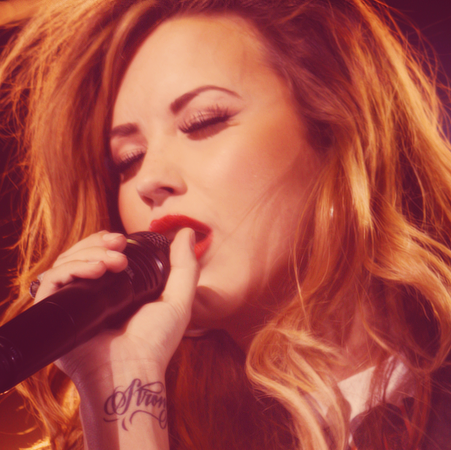 Daniela Lovato Photo 3