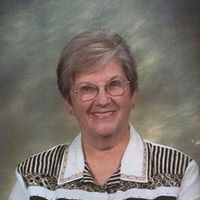 Lydia Edwards Photo 24