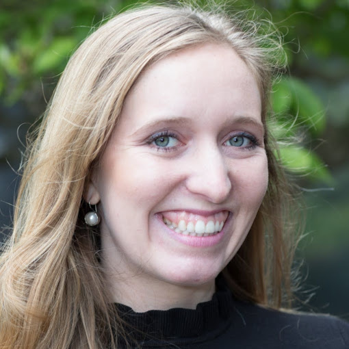 Lindsay Forbes Photo 7