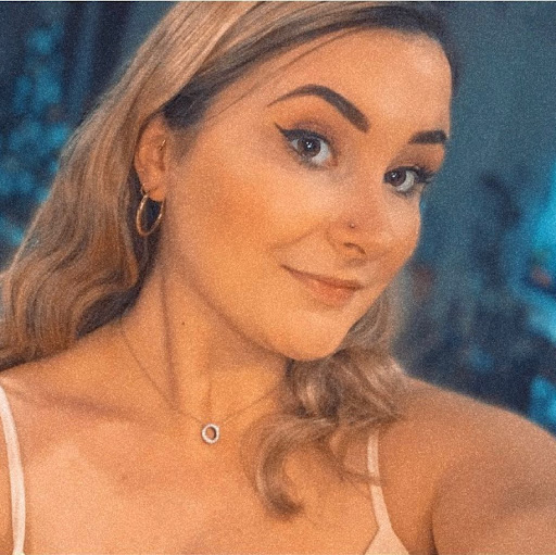 Hannah Fletcher Photo 3