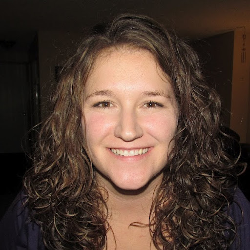 Kelly Stapleton Photo 22