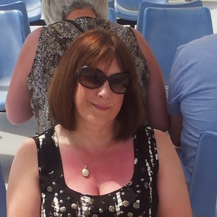 Julie Newton Photo 41