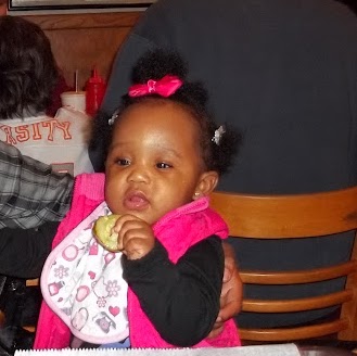 Caitlin Skinner Photo 9