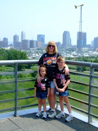 Jennifer Good Photo 34