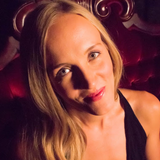 Louise Sharpe Photo 10