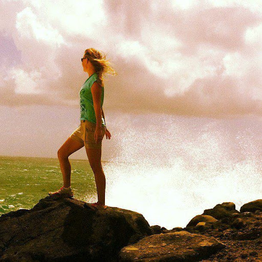 Sarah Hansen Photo 40