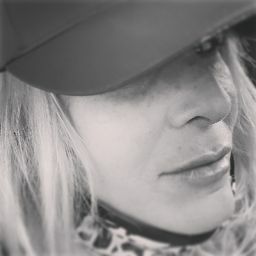 Michele Lewis Photo 13