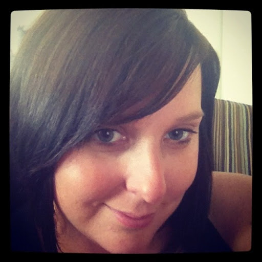 Annie Simmons Photo 7