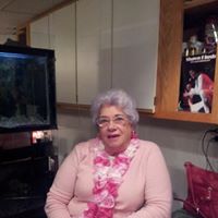 Alice Hinton Photo 15