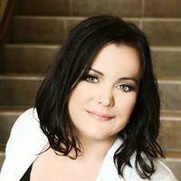 Jennifer Bayless Photo 20