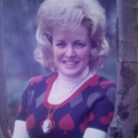 Julie Peter Photo 22