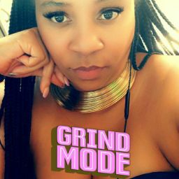 Erica Perry Photo 14