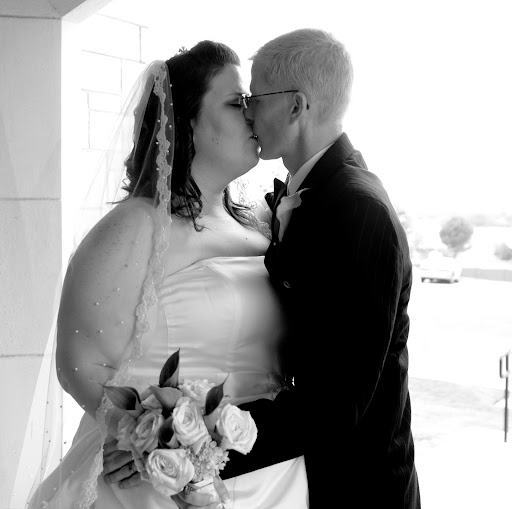 Laura French Photo 7