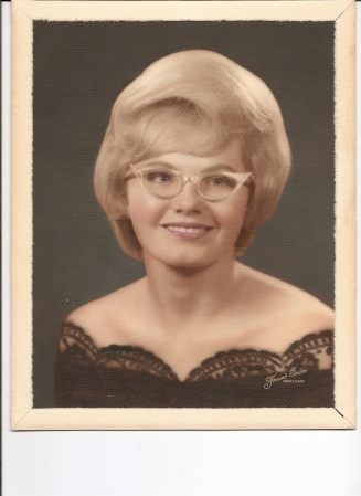 Barbara Mitchell Photo 38