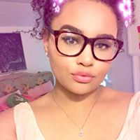 Catherine Owens Photo 11