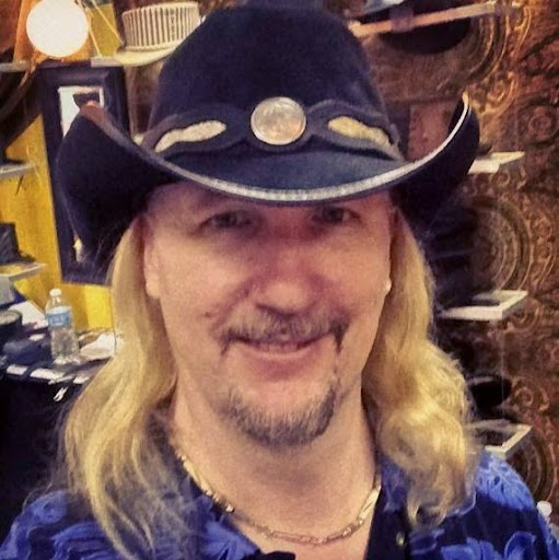 Kelly Lockhart Photo 36