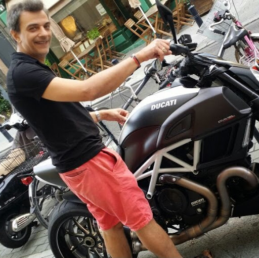 Thomas Hernandez Photo 48