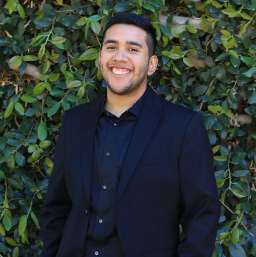 Julian Gonzalez Photo 16