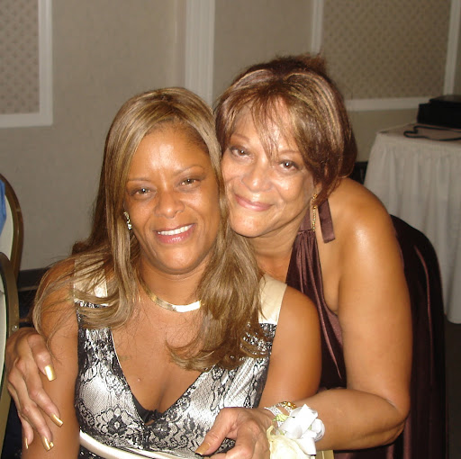 Carolyn Ray Photo 25