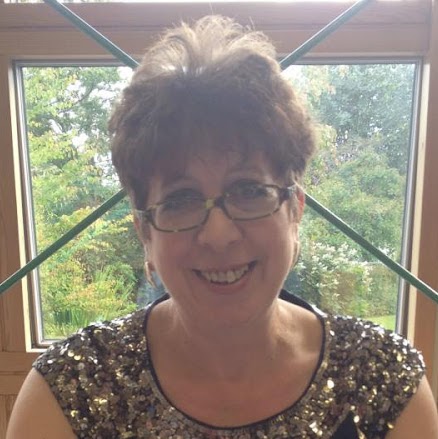 Celia Anderson Photo 35