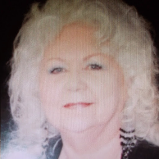 Julia Hodges Photo 24