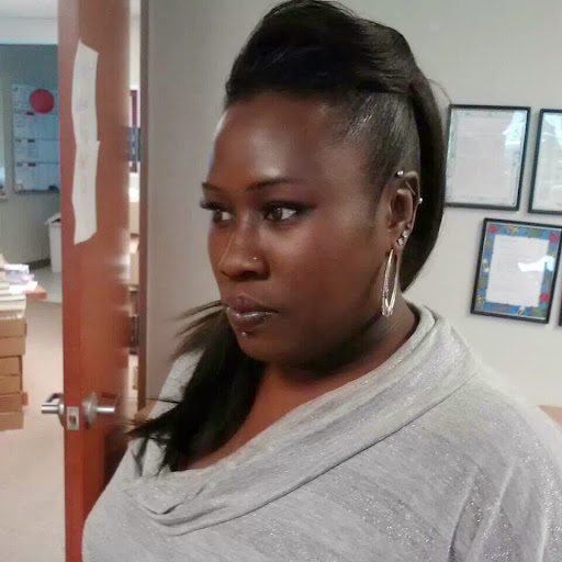 Stephanie Holloway Photo 14