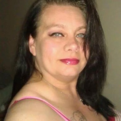Lisa Thorne Photo 19