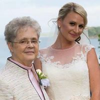 Sarah Desrosiers Photo 26