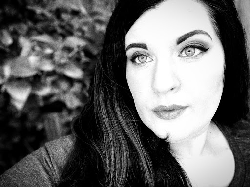 Sarah Warren Photo 17