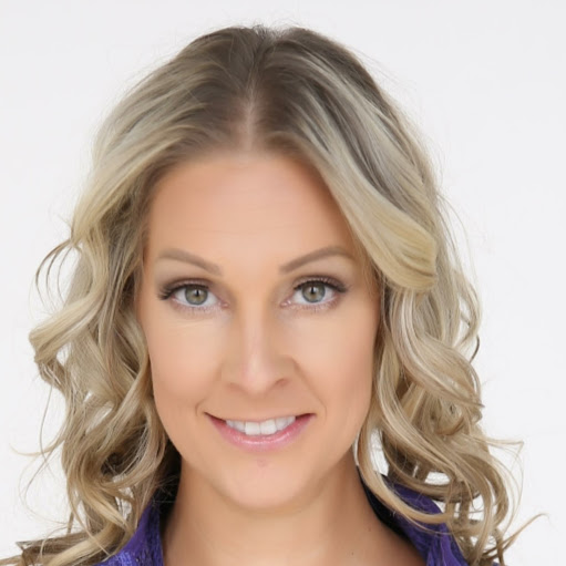 Stephanie Hawkins Photo 18