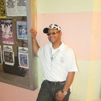 Dennis Sims Photo 36