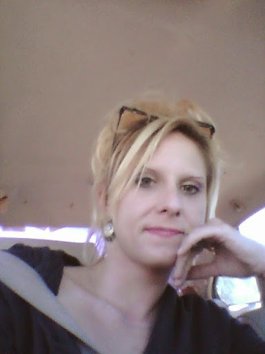 Lilly Thompson Photo 30