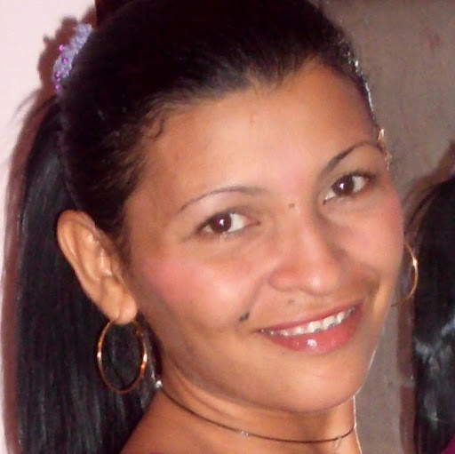 Elizabeth Navas Photo 6